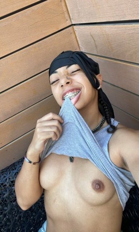 Zerella Skies onlyfans leaked photos