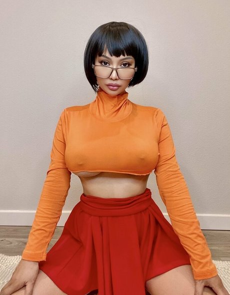 Ashley Vee feet onlyfans