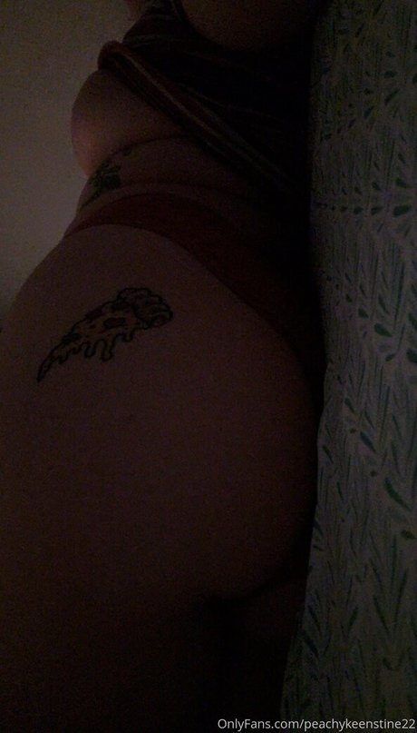 peachykeenstine22 naked onlyfans leaks