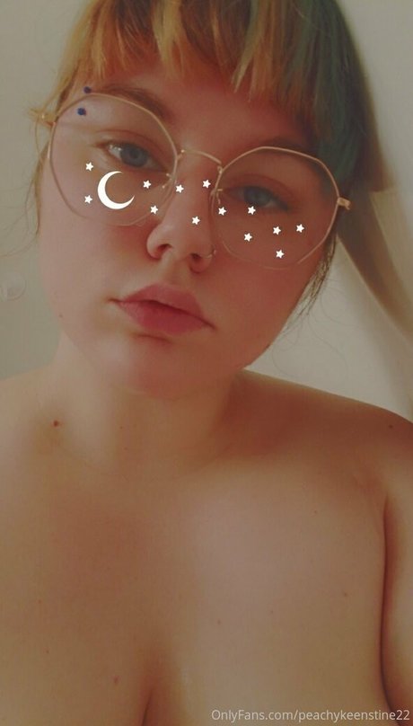 peachykeenstine22 onlyfans content