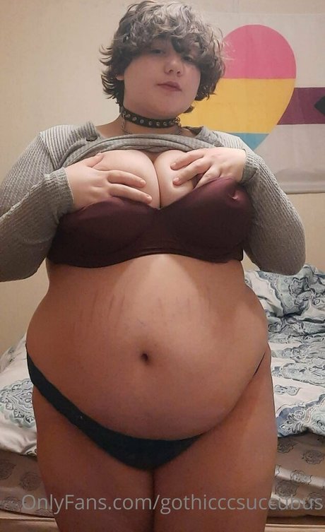 garnet666 onlyfans topless