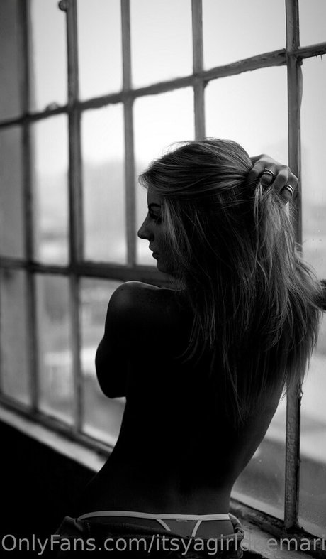 itsyagirldeemarie onlyfans naked