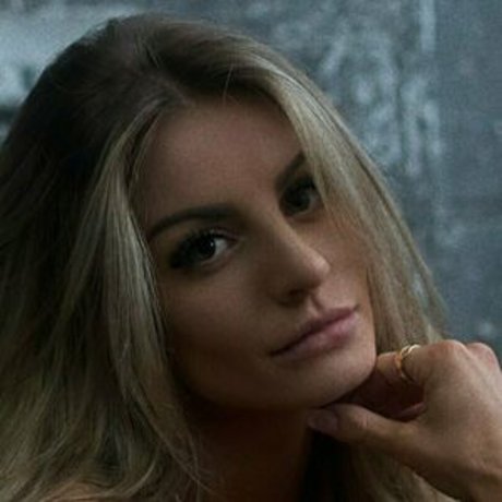 itsyagirldeemarie onlyfans porn leaked