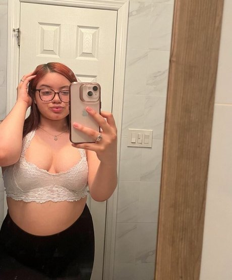 Sesy Dadoll onlyfans strip