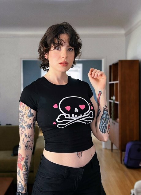 Anisa Jomha only fans review