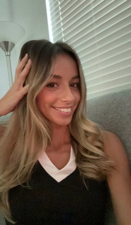 Sadie Mckenna onlyfans strip tease