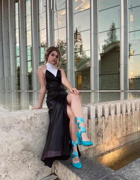 Mina Kess strip onlyfans