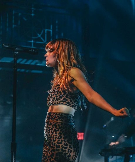 Lauren Mayberry onlyfans explicit content