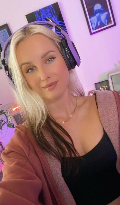 Sonja Reid onlyfans model