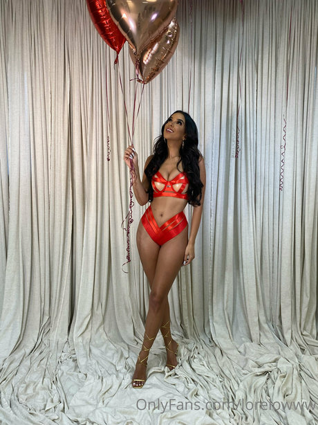 Lorelowww only fans nude