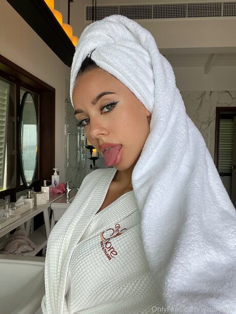 Wisnniowa nude onlyfans leaks