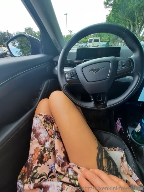 Vixenkinkfree4fans onlyfans naked leaks