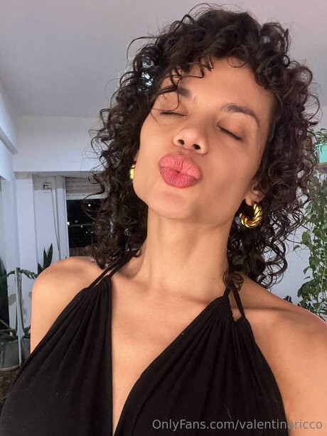 Valentinaricco onlyfans posts