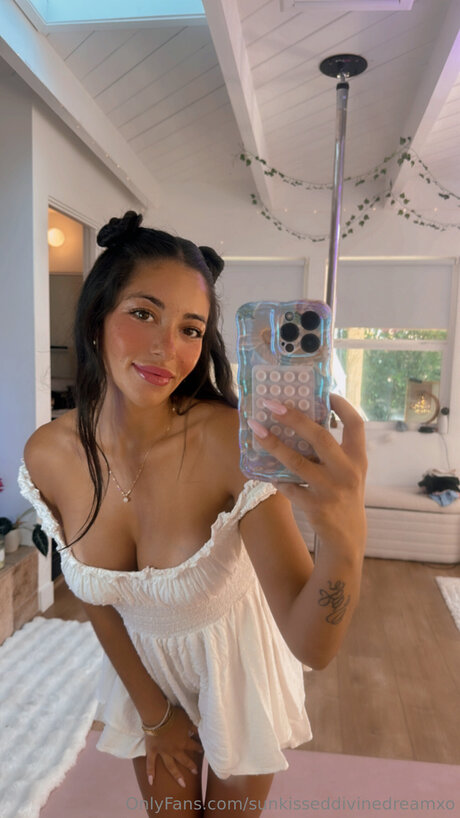 Sunkisseddivinedreamxo onlyfans leak free