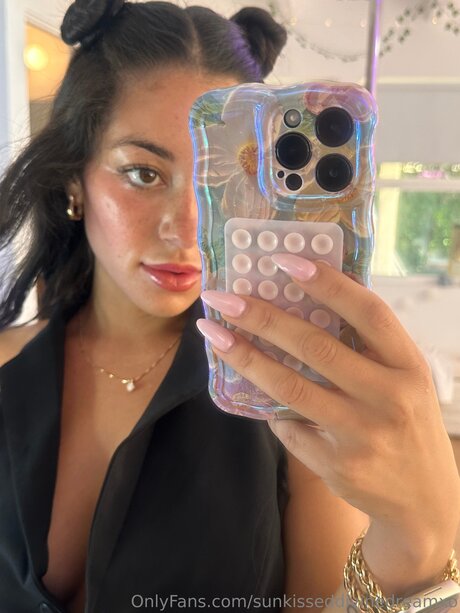 Sunkisseddivinedreamxo only fans naked