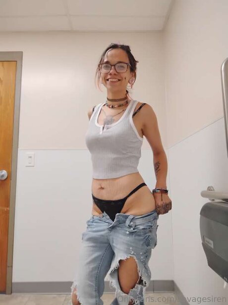 Savagesiren onlyfans striptease