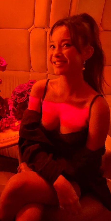 Lilychee onlyfans striptease