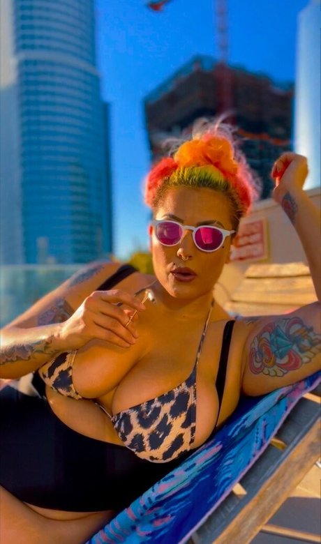 TheZombiUnicorn onlyfans tits