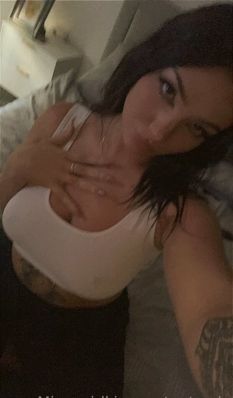 Mirrorgirlkim onlyfans naked