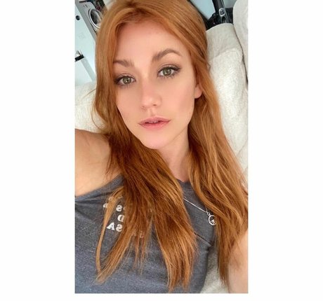 Katherine McNamara Profile pic