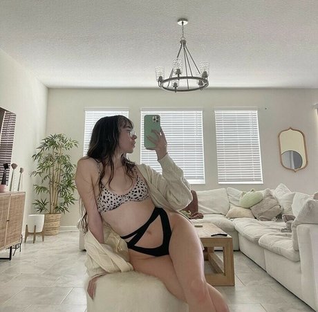 Catlyn Crespo naked onlyfans leaks