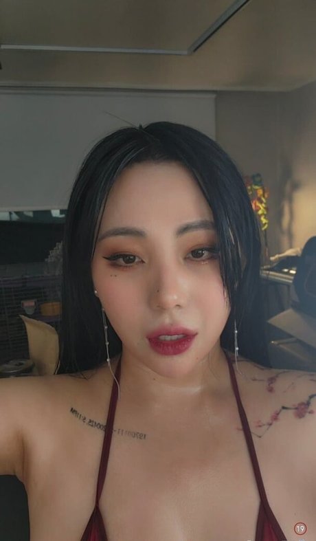 Jung Hye Bin nude only fans leaks