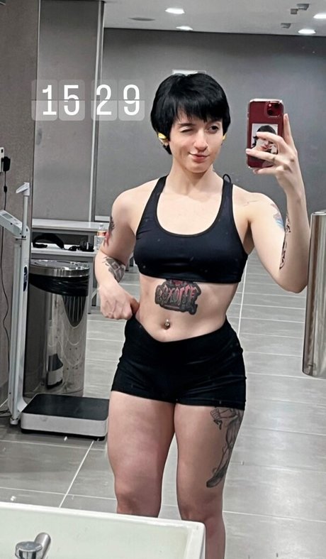 Akemy Sama only fans naked