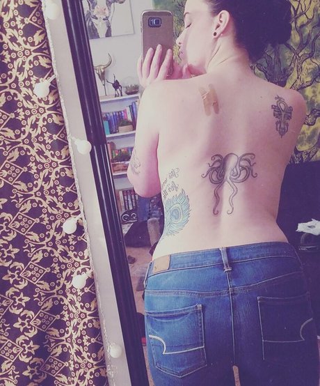 ConcealedBones onlyfans nudes