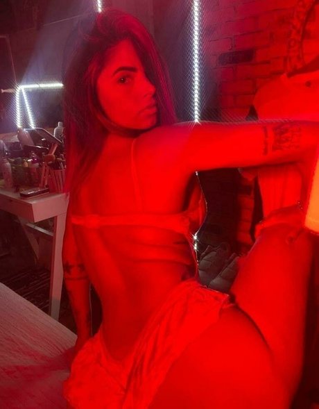 Amanda Miury Profile pic