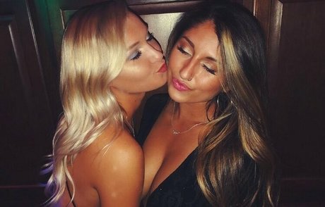 Julia Olivia onlyfans leak ass