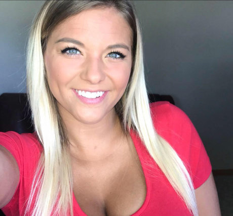 McKenna DeMoe onlyfans model