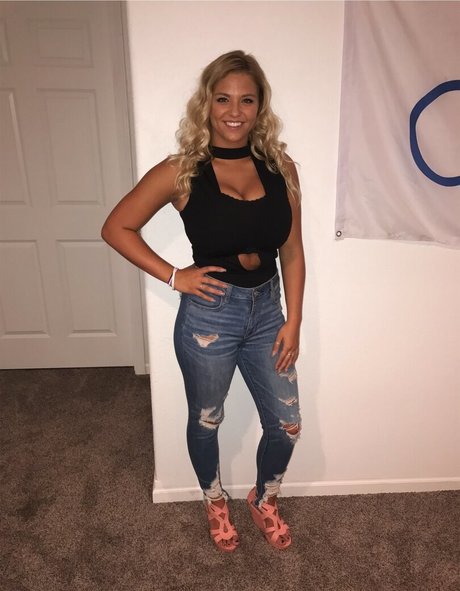 McKenna DeMoe onlyfans porn leaked