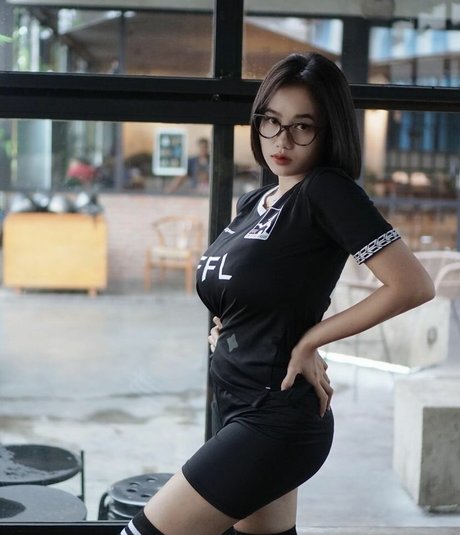 Elvara Caliva onlyfans posts