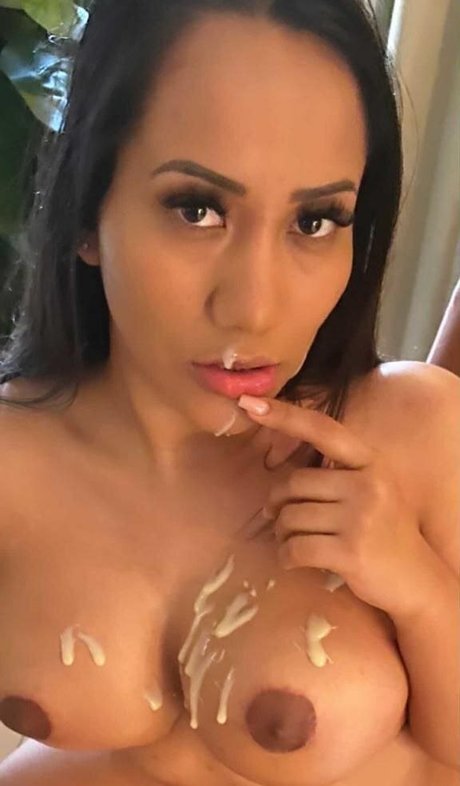 Nadine Borges naked onlyfans pics