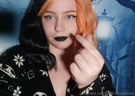 lilithcrossbones leaks only fans