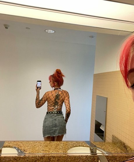 Cami Petyn onlyfans leajs