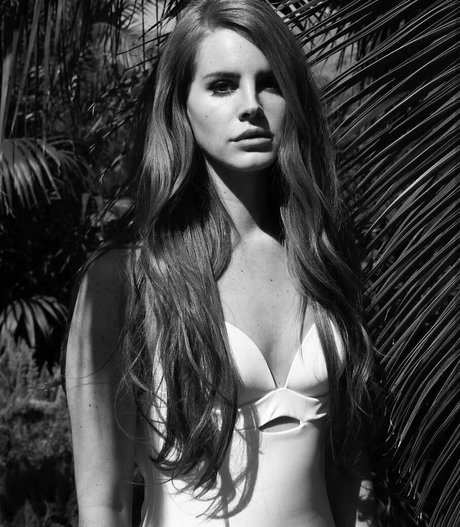 Lana Del Rey feet onlyfans