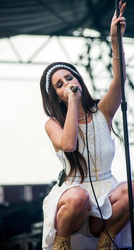 Lana Del Rey onlyfans.