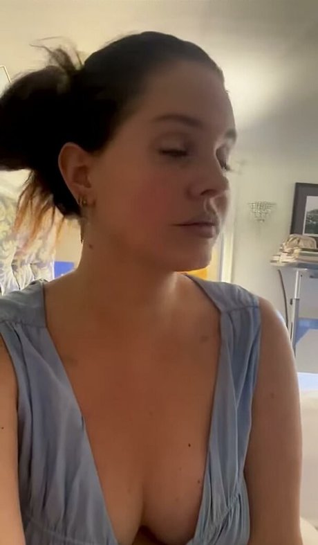 Lana Del Rey onlyfans keak