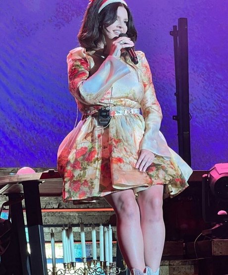 Lana Del Rey on onlyfans