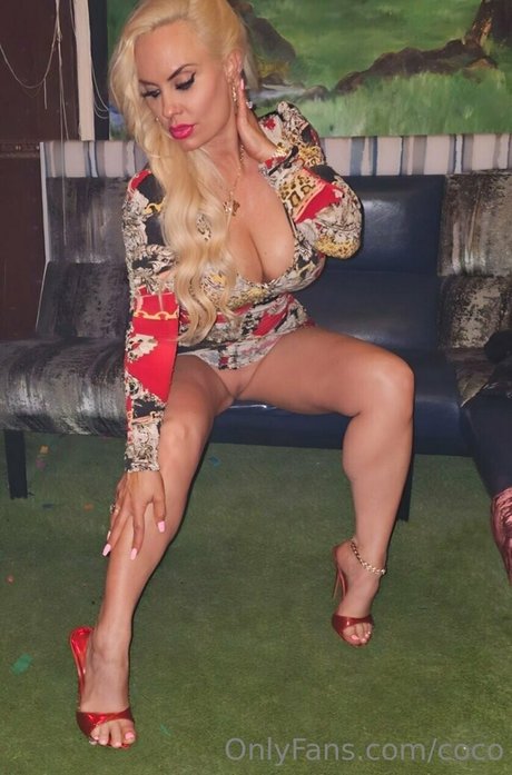 Nicole Coco Austin onlyfans ass