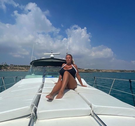 katyshka2208 only fans pictures