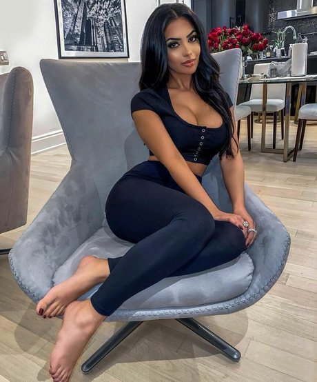 Aneeqa Farid onlyfans photo