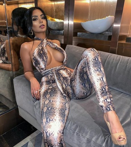 Aneeqa Farid onlyfans sex leaks