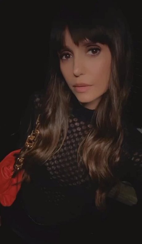 Nina Dobrev Profile pic