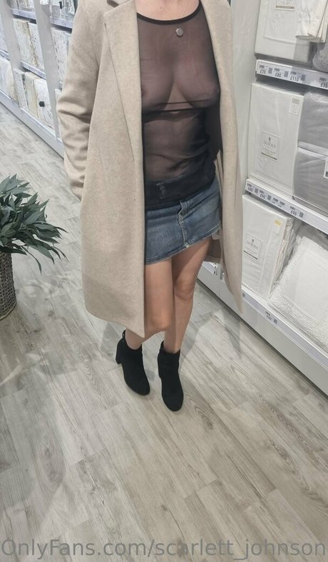 scarlett johnson24 onlyfans model