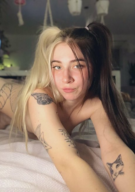 Shaynaivxx onlyfans star