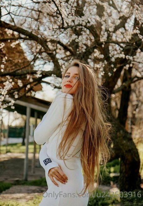 alice l naked onlyfans