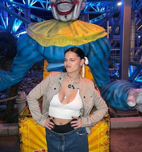 Inde Navarrette onlyfans pictures