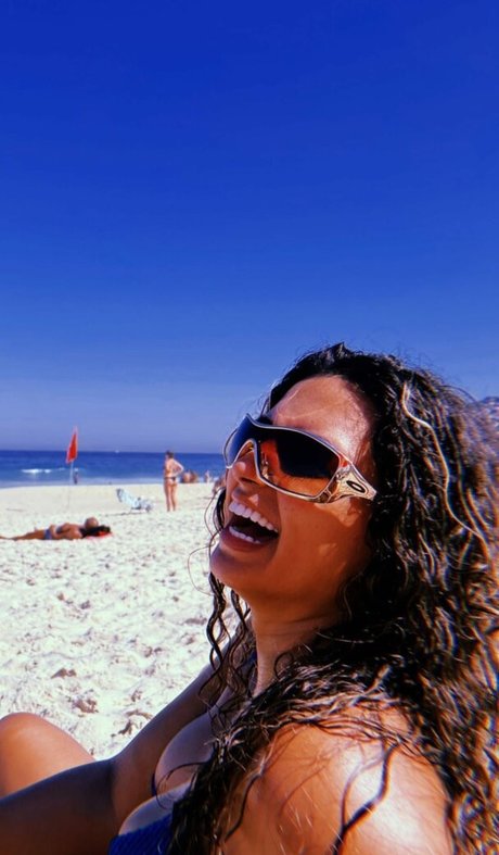 Julie Santos onlyfans nudes leaks